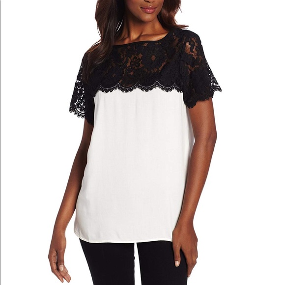 Karen Kane | Black Lace Yolk Short Sleeved Blouse